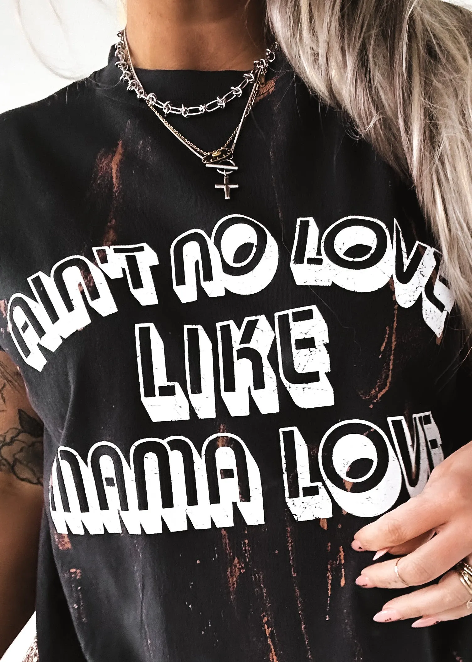 AIN'T NO LOVE LIKE MAMA LOVE BLEACHED OUT SIDE SLIT TEE