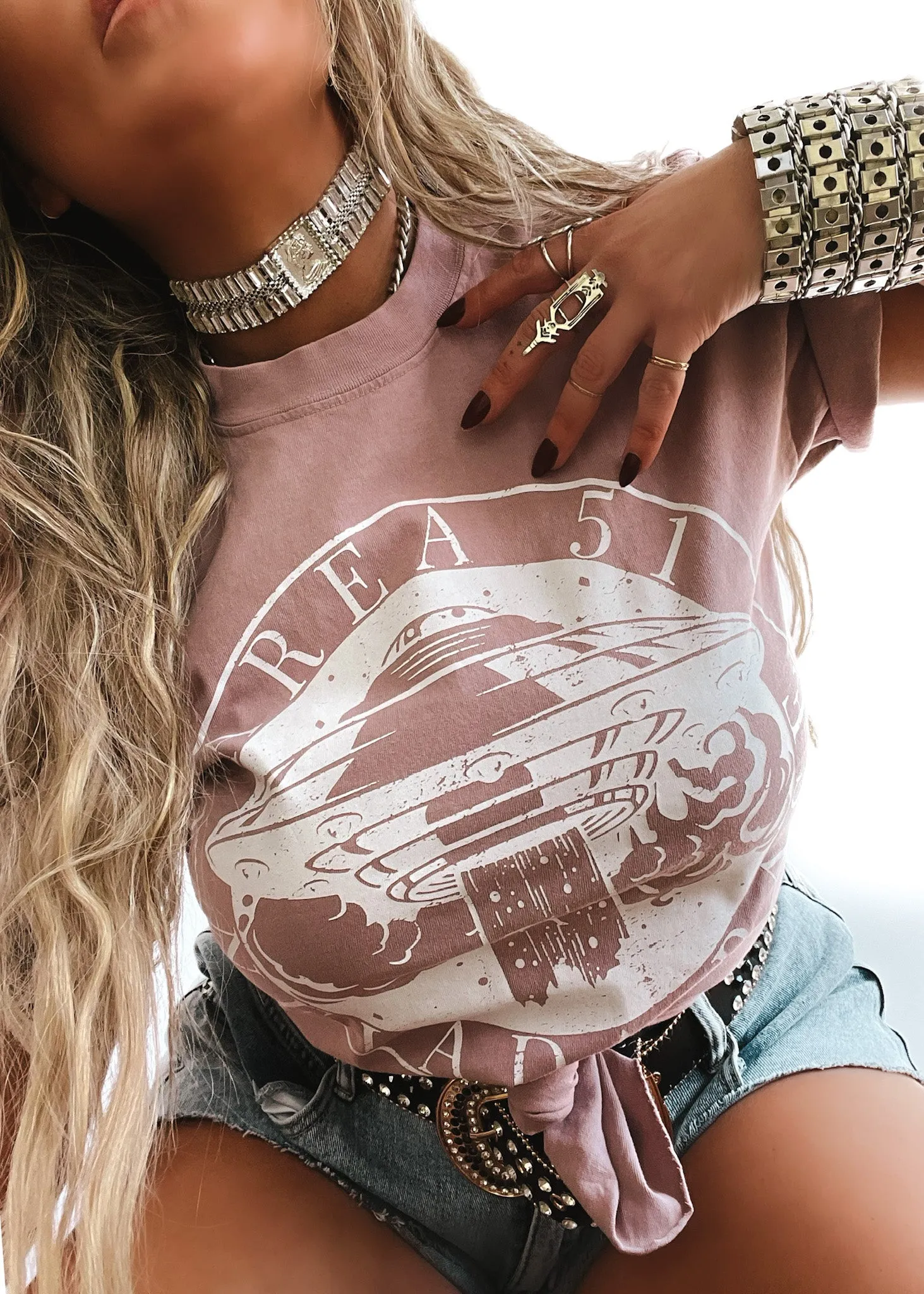 AREA 51 SIDE SLIT TEE