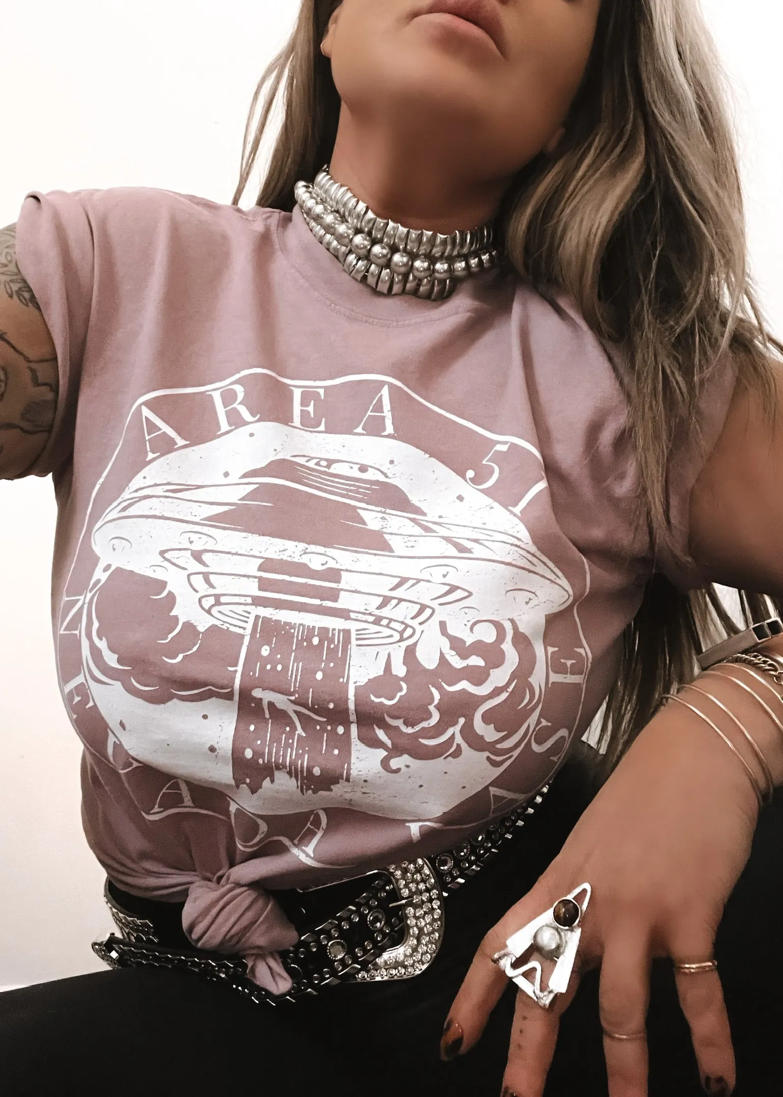 AREA 51 SIDE SLIT TEE