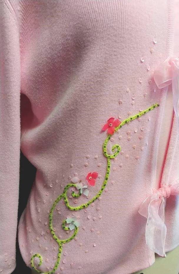 *BEAUTIFUL VINTAGE BOBBIE BELL PINK SWEATER ADORNED WITH 3-D FLOWERS, SEQUINS & BEADS
