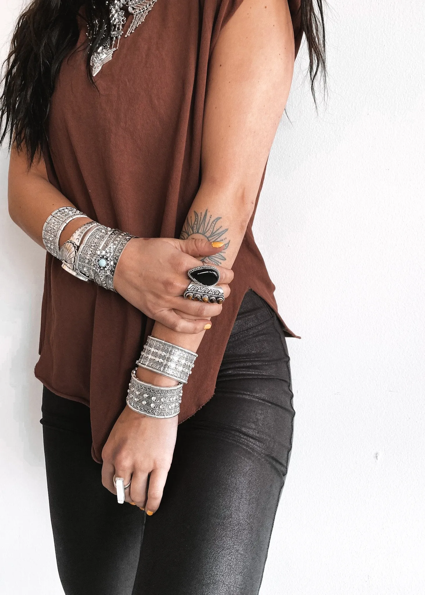 FINAL SALE: PEBBY BASICS RUST SIDE SLIT TEE