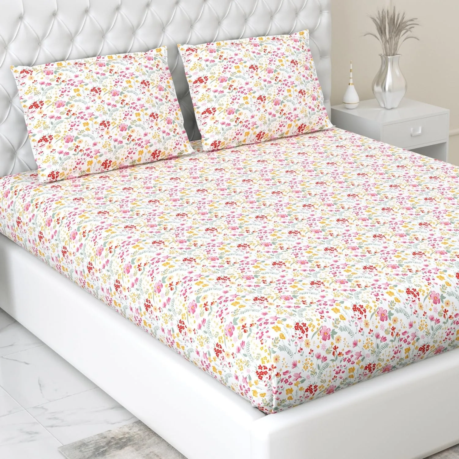 haus & kinder Bedsheet for Double Bed, Elastic Fitted King Size | 186 TC 1 Fitted Elastic Bed Sheet for King Size Bed and 2 Pillow Covers (72 X 78 Inches   13 Inches Deep Pocket) | Utopia Red