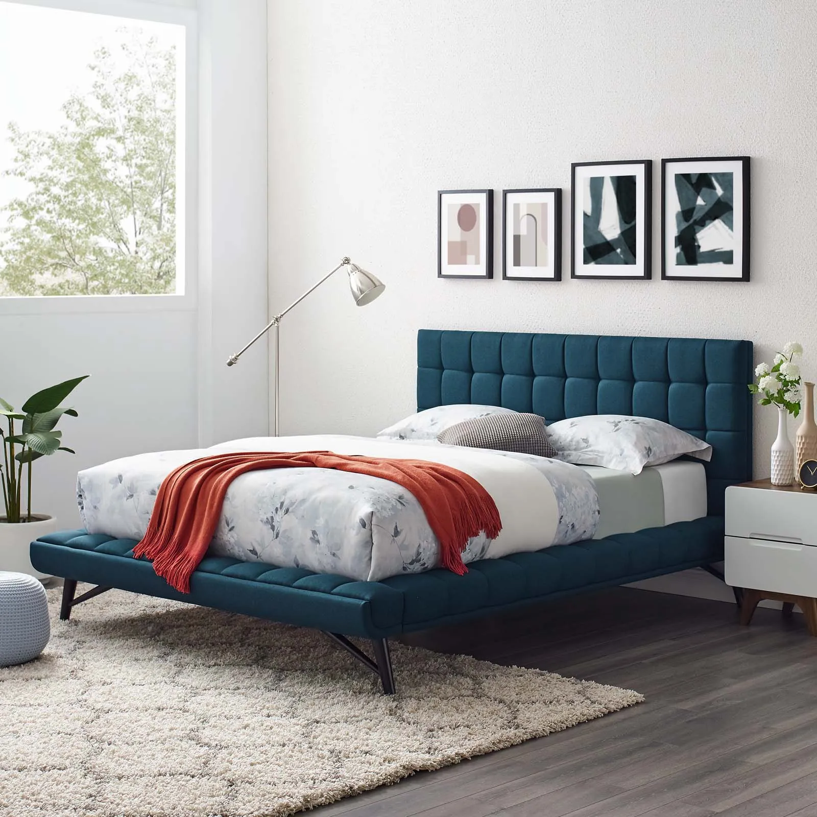 Julia Biscuit Tufted Upholstered Fabric Platform Bed