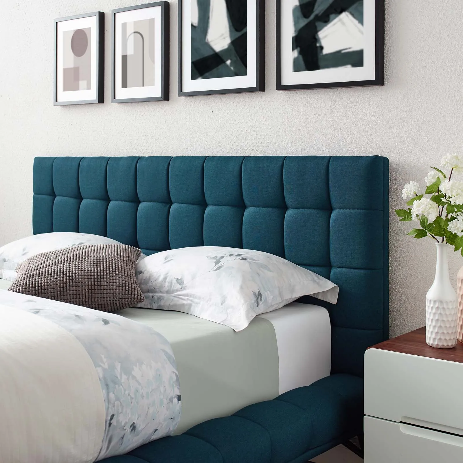 Julia Biscuit Tufted Upholstered Fabric Platform Bed