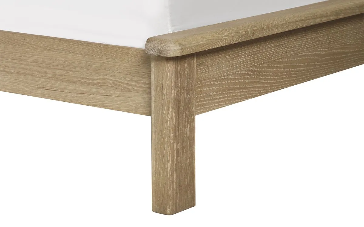 Julian Bowen Memphis Limed Oak Bed