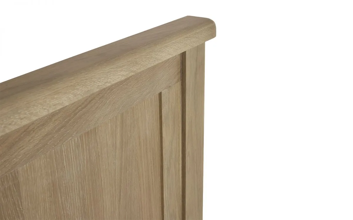 Julian Bowen Memphis Limed Oak Bed
