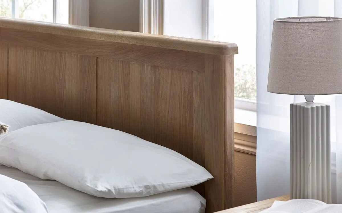Julian Bowen Memphis Limed Oak Bed