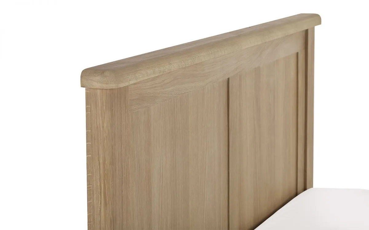 Julian Bowen Memphis Limed Oak Bed