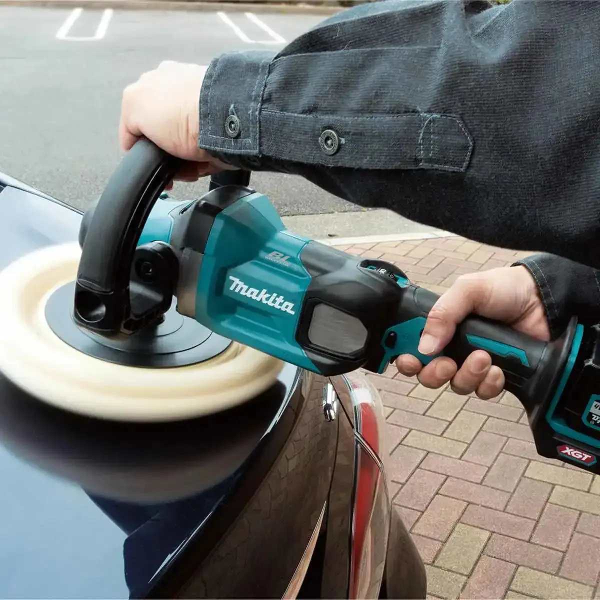 Makita 40V max XGT Brushless Cordless 7" Polisher Kit