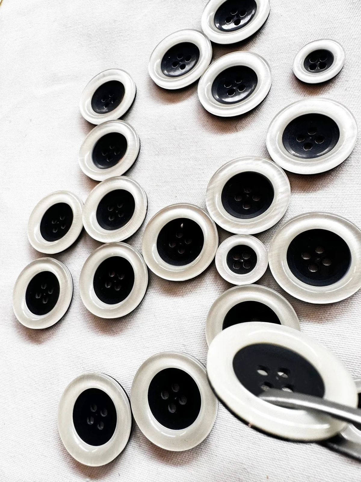 Pearly Edge Black Buttons Bundle