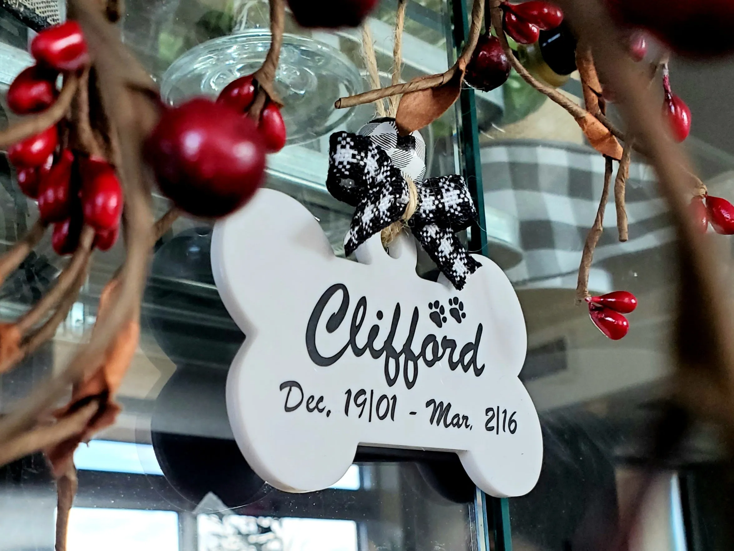 Personalized Pet Memorial Ornament | Bone Shape