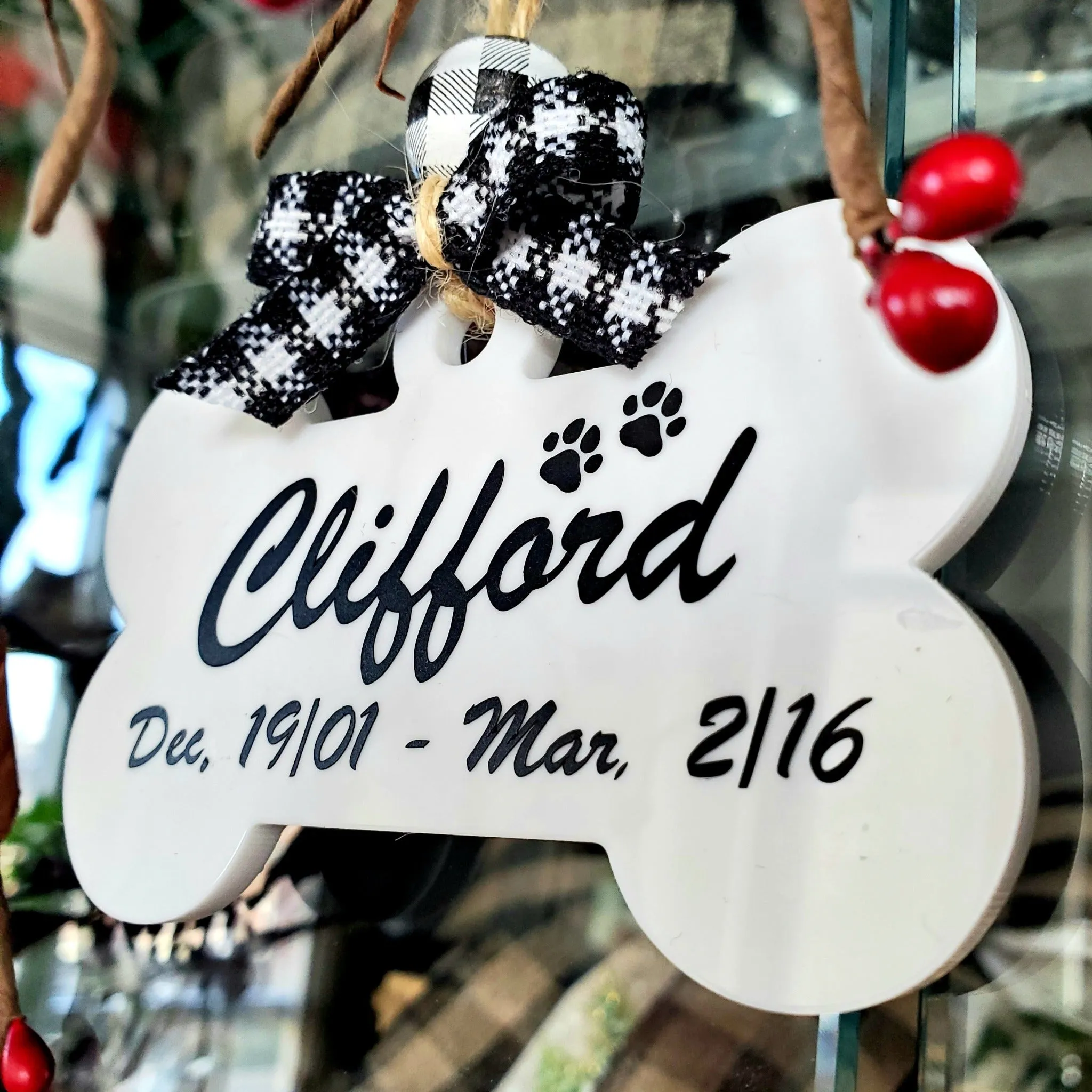 Personalized Pet Memorial Ornament | Bone Shape