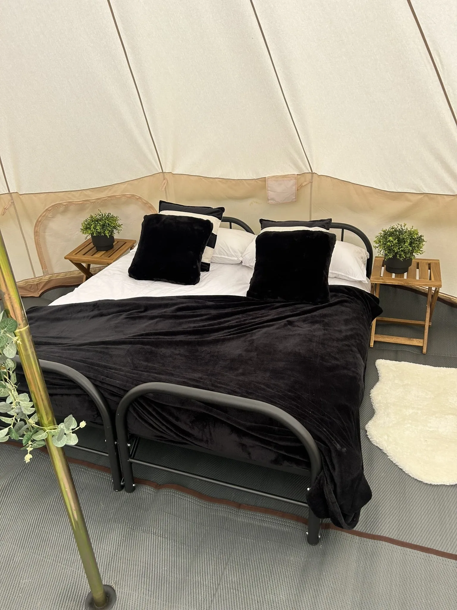Ultra-Comfort Camping Bed: Lightweight Foldable Frame with Luxury Mattress & Memory Foam Topper